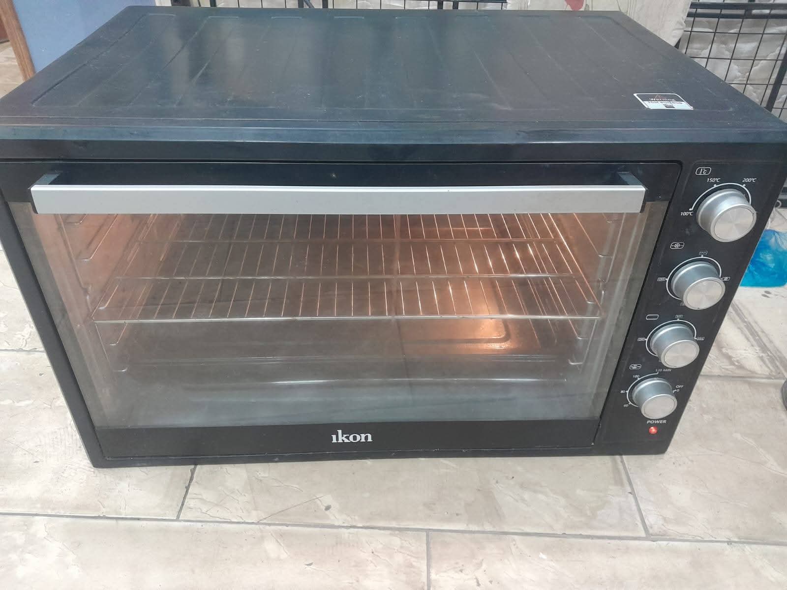 فرن كهربائي  كبير  شغال بامتياز