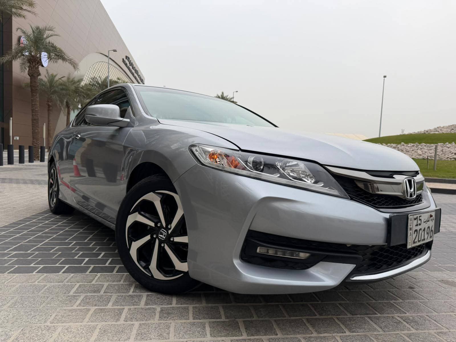 السلام عليكم للبيع سياره هوندا اكورد كوبيه مديل2017