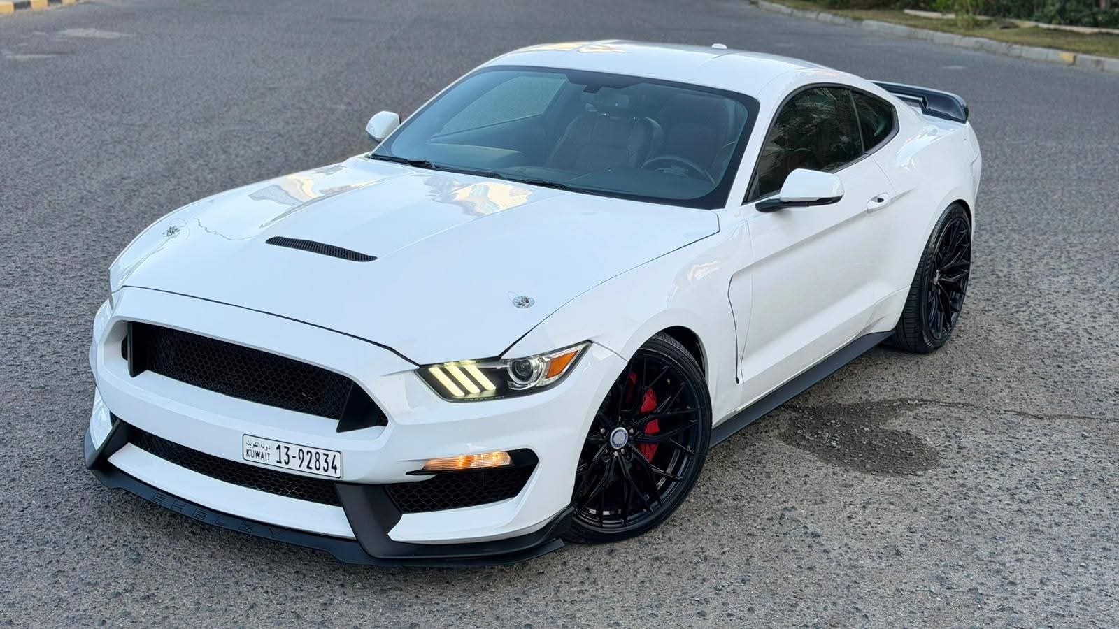 للبيع سياره فورد موستنج مديل ٢٠١٥