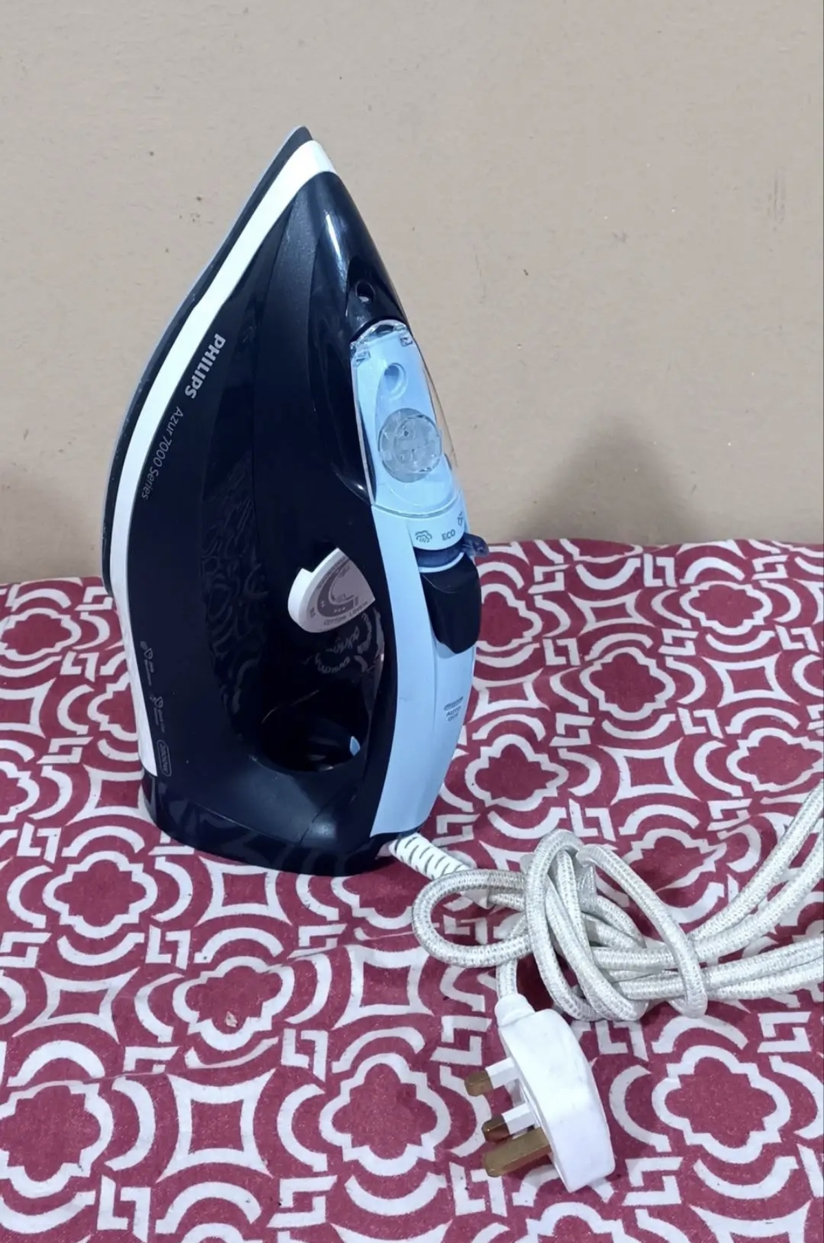 كواية ملابس فيليبس 2800 وات