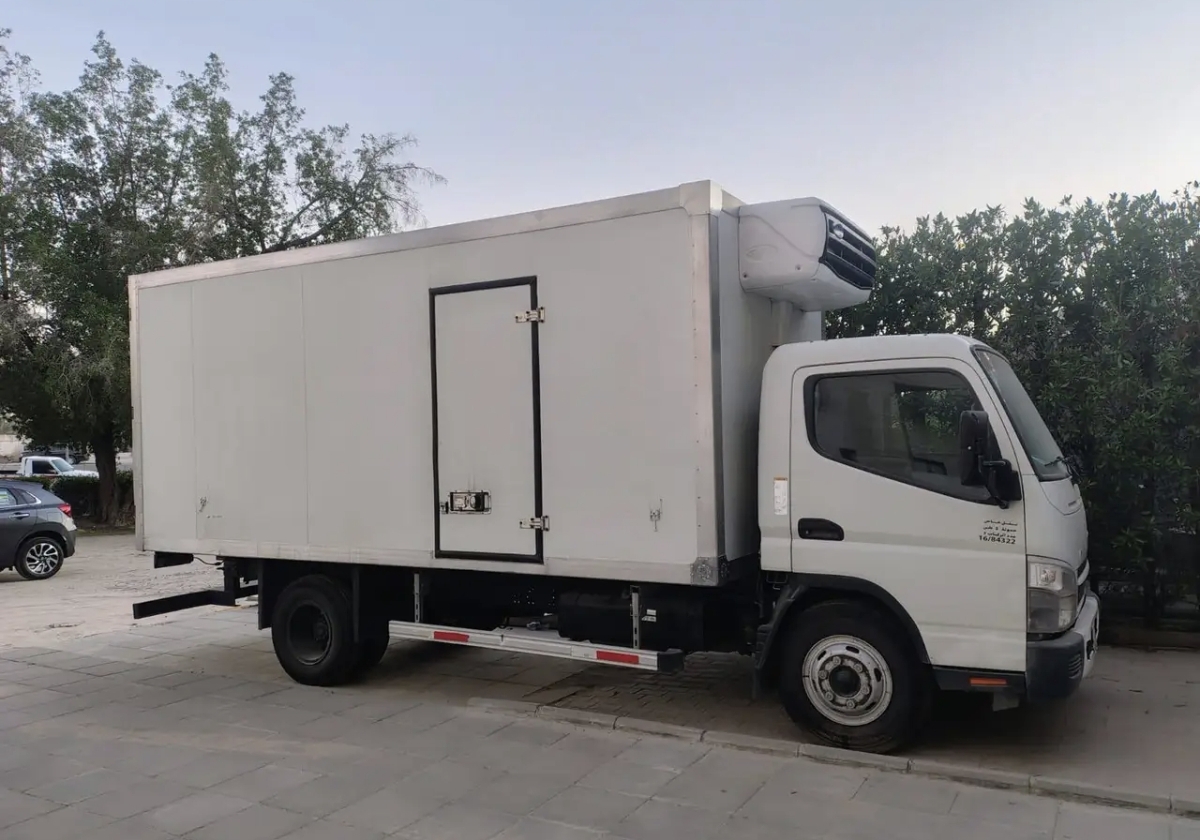 هافلوري ٢٠١٨ ماشي ١١٠ سيرفس بالوكاله نظيفه جداً  الطول ٥ متر