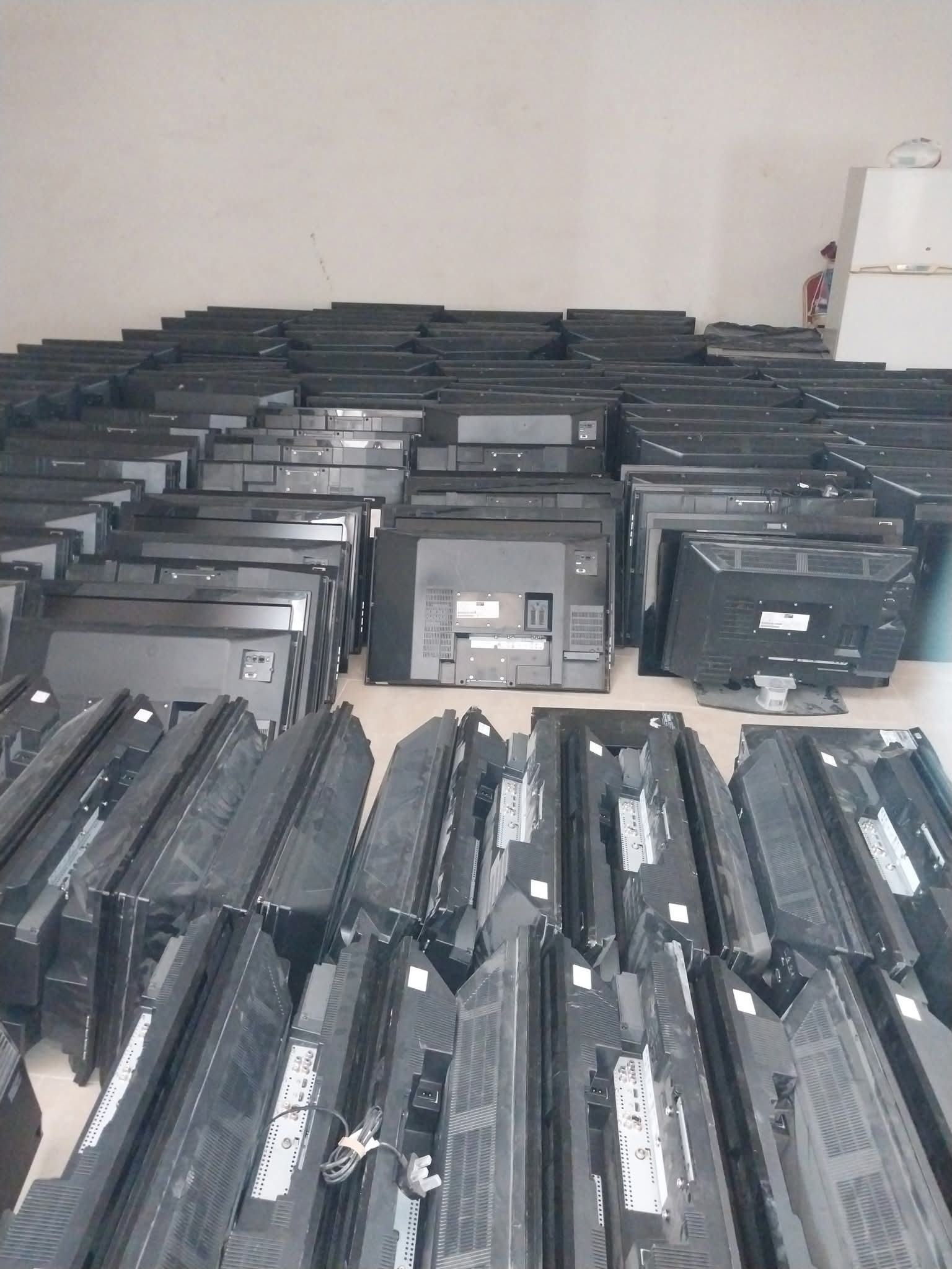 شاشات كميات بسعر روعة استخدام خفيف