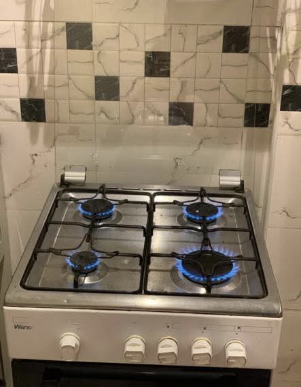 بوتاجاز وانسا ٤ عيون  بحاله جيده جدا