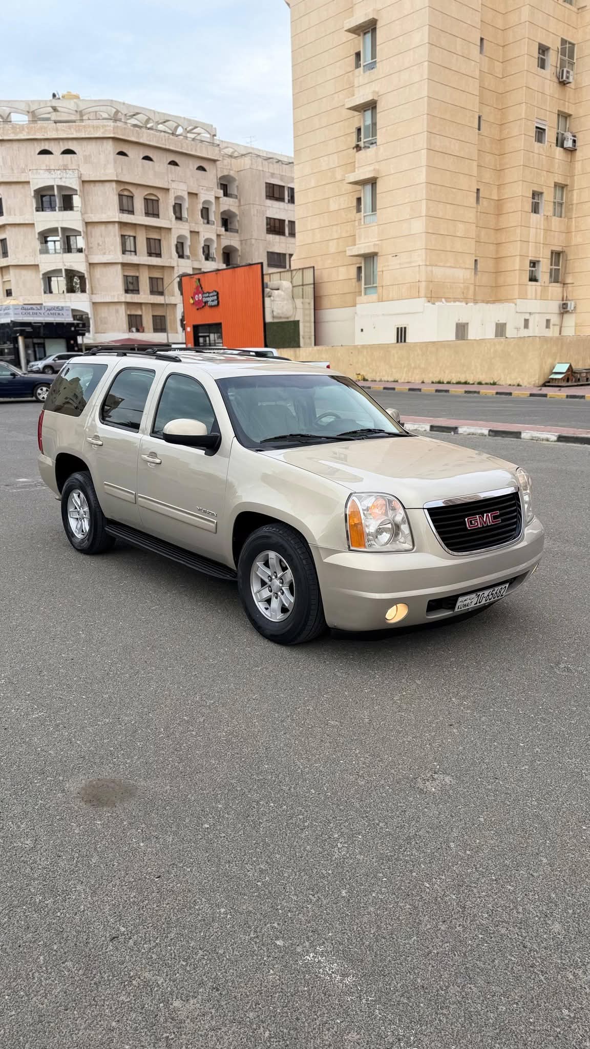 للبيع جيب يوكن مديل ٢٠١١