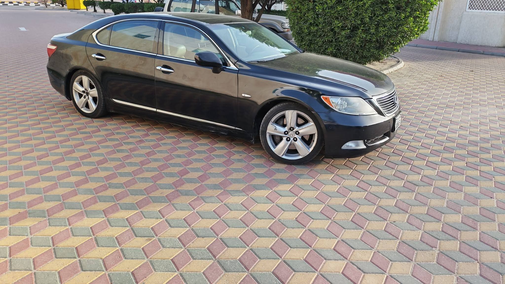 للبيع سياره لكزس LS 460 مديل ٢٠٠٧ - صورة 2