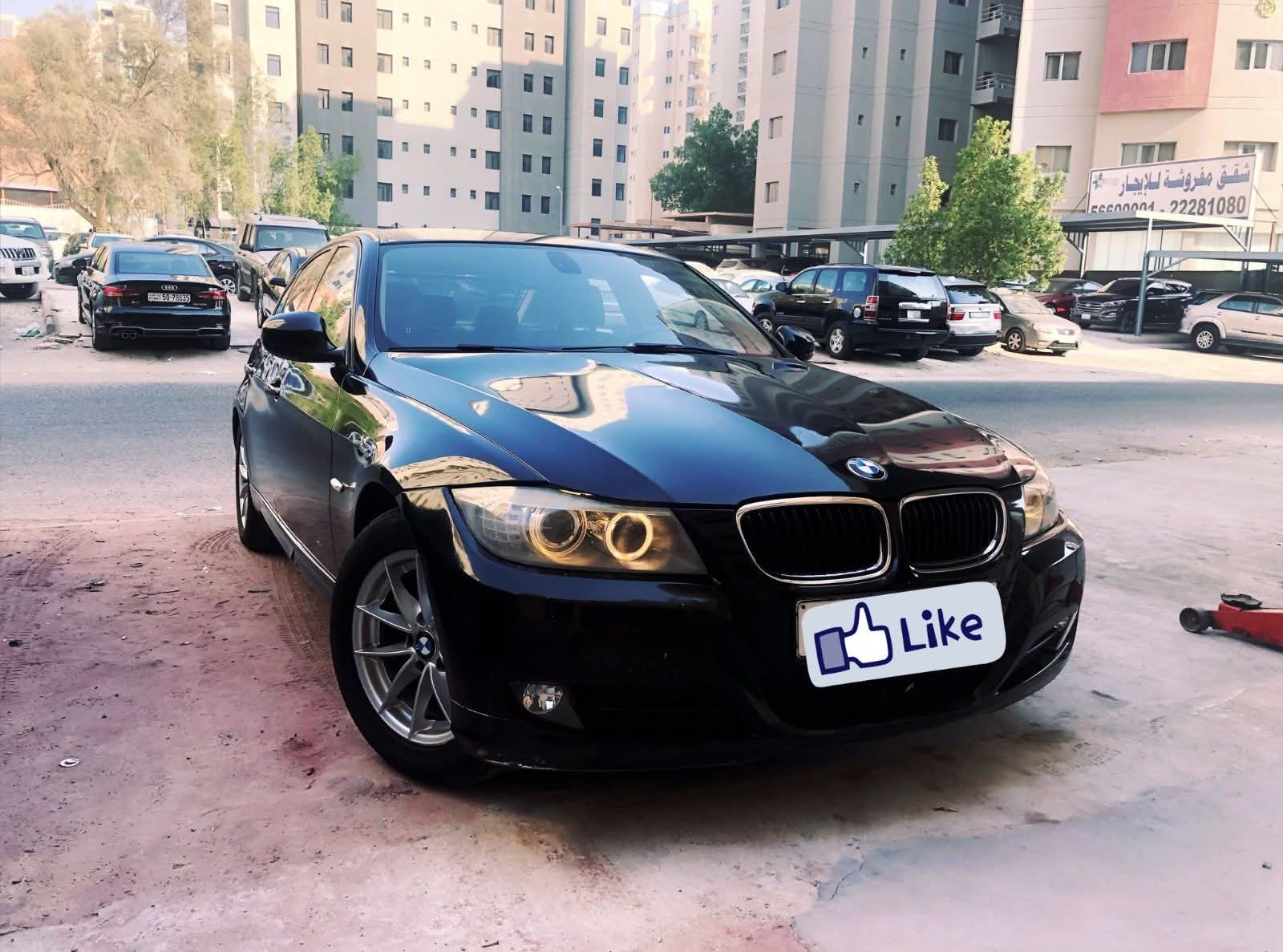بي إم دبليو 320i  للبيع