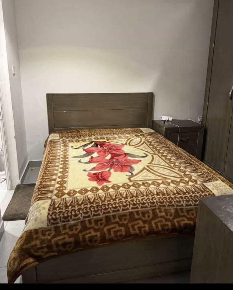 متاح غرفة خشب ممتاز