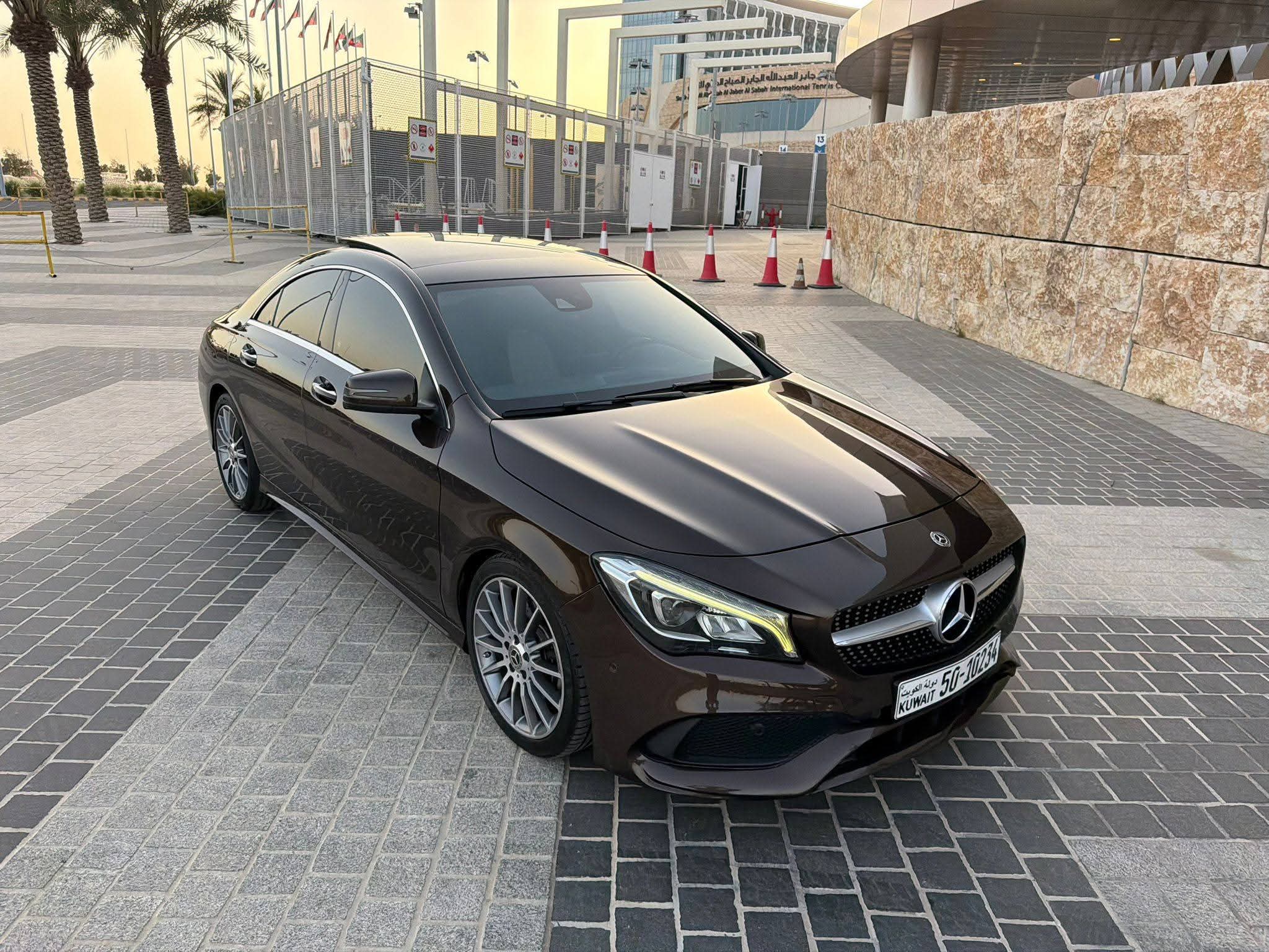للبيع سياره مرسيدس CLA 250 مديل ٢٠١٨
