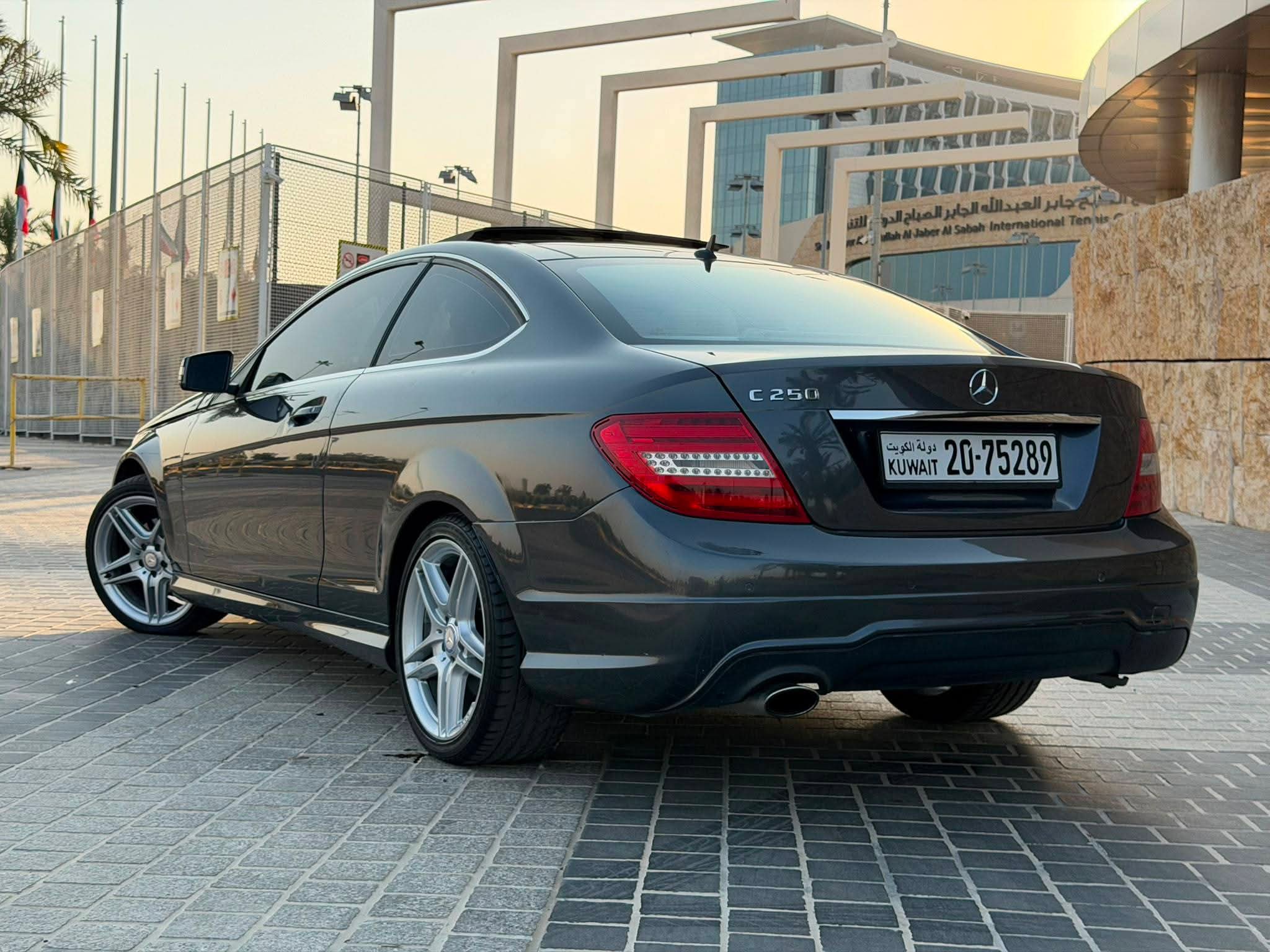 للبيع سياره مرسيدس C250 مديل ٢٠١٤ - صورة 10