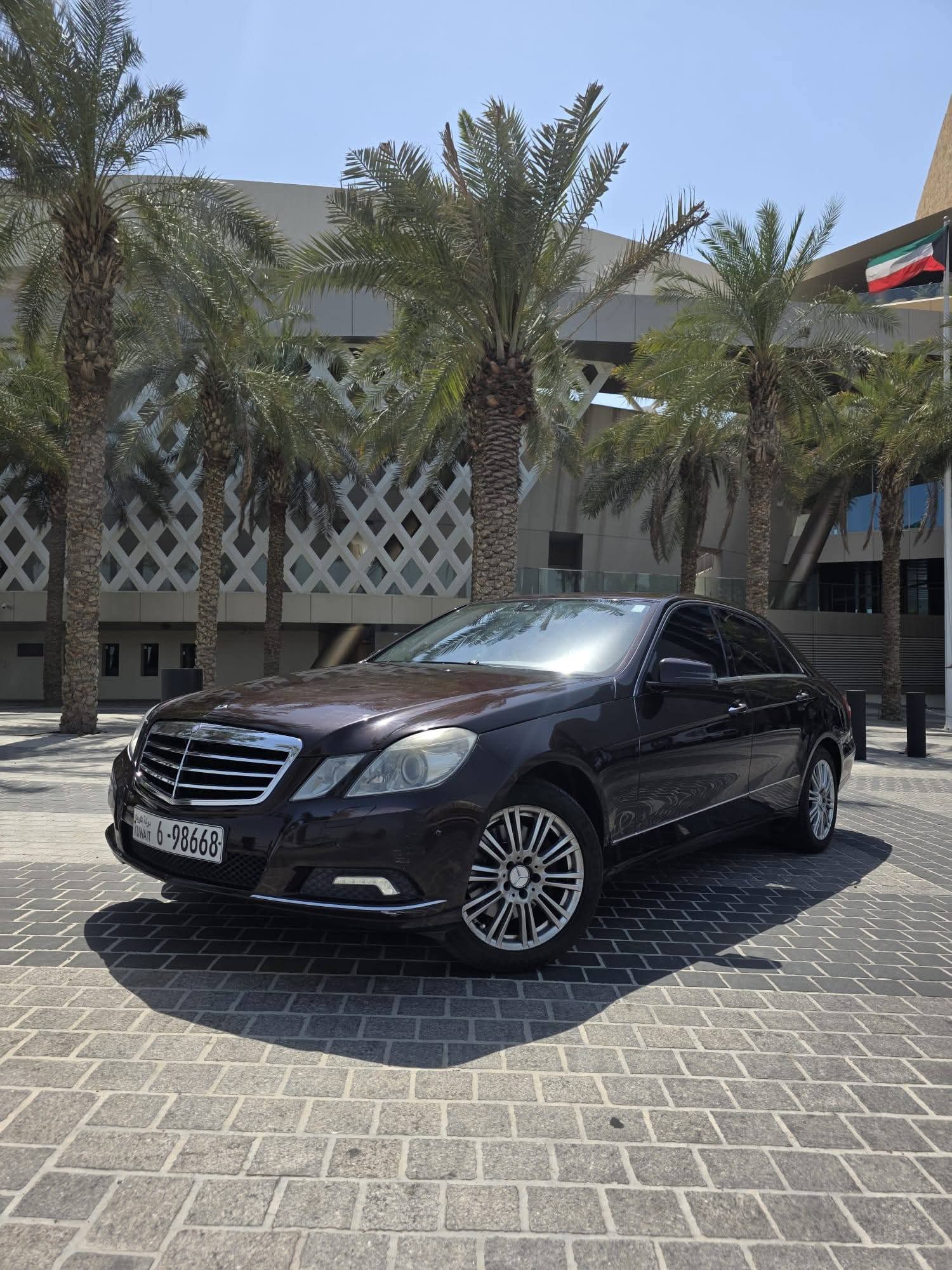 للبيع سياره مرسيدس E350 مديل ٢٠١٠ - صورة 2