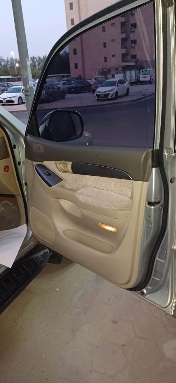 تويوتا برادو 2004 بحاله ممتازه - صورة 12
