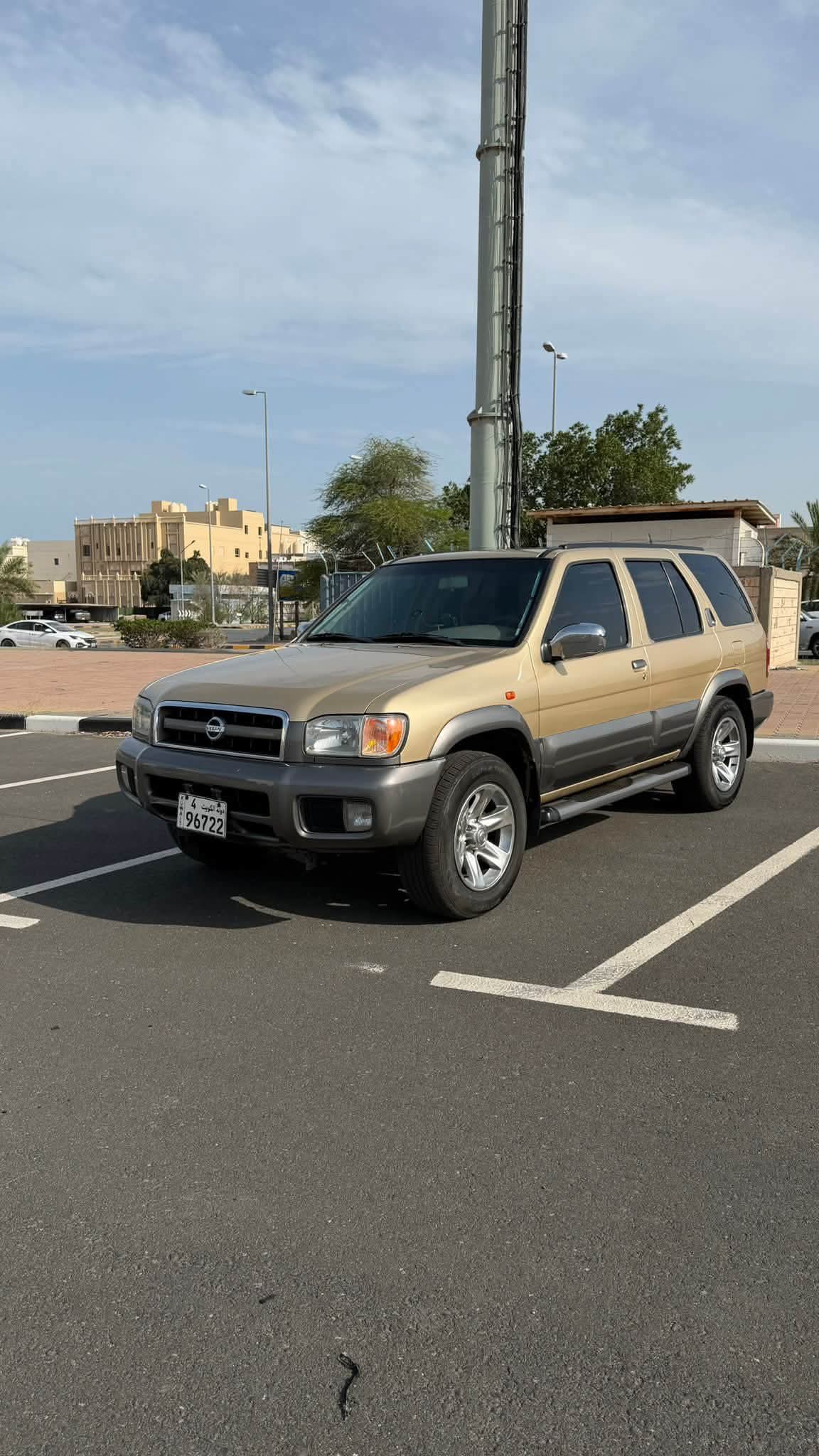 للبيع نيسان باثفندر 2004