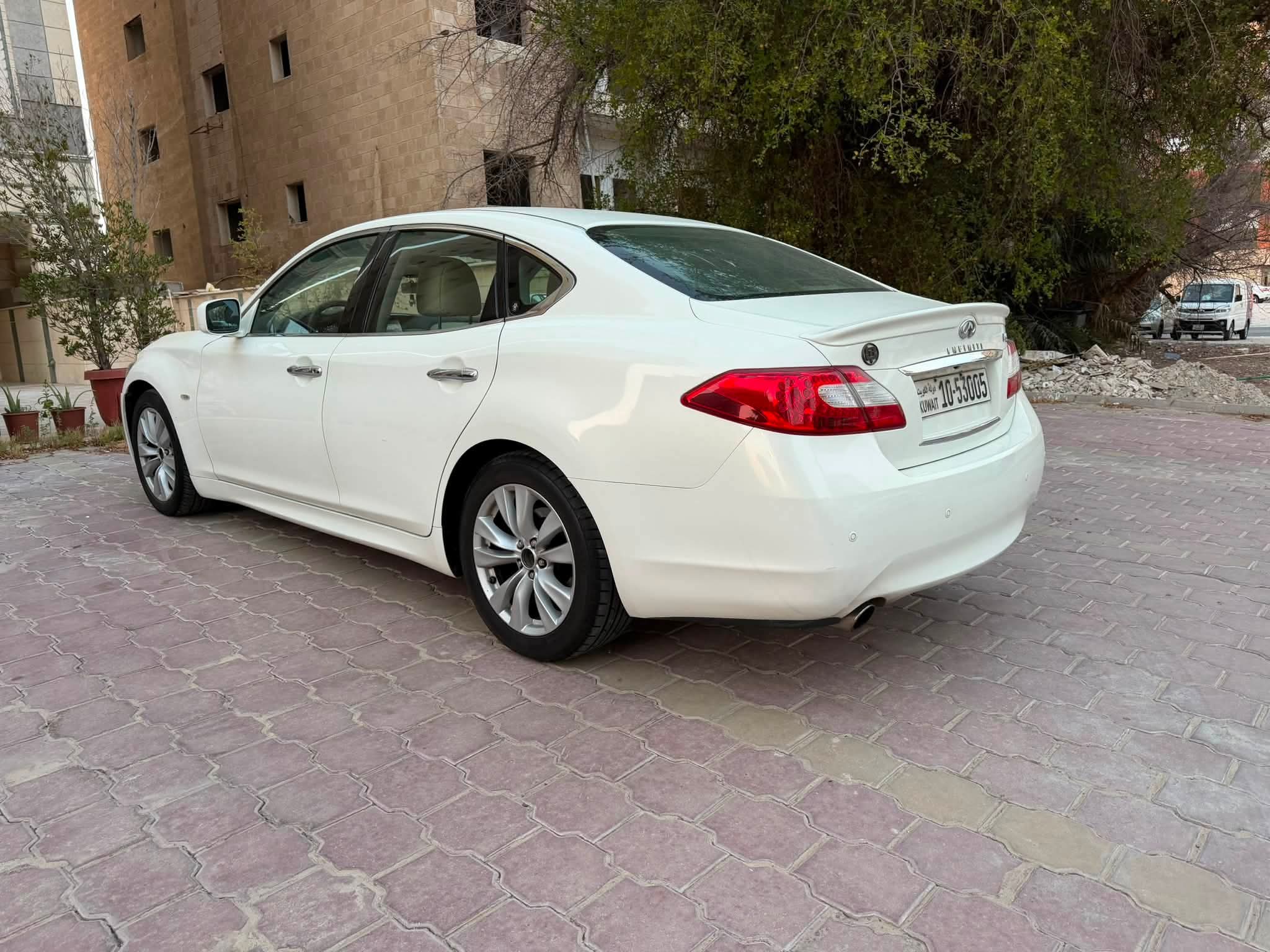 إنفينيتي M56s (Top Sport Edition)  الموديل: 2011 - صورة 2