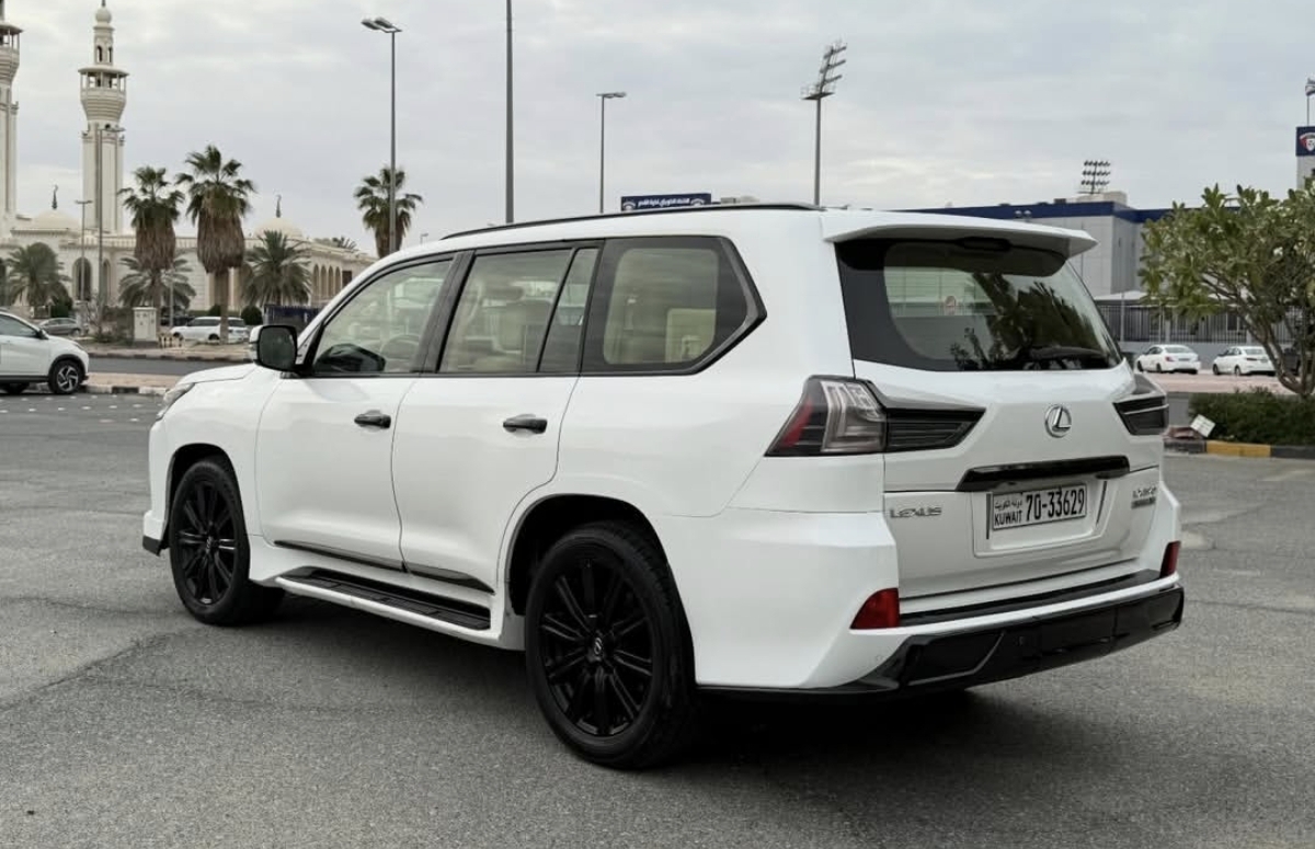 LX579s لكزس موديل 2016 - صورة 2
